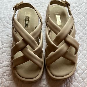 *like new* Nude colored Primark sandals size 6